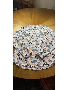 Women's adorable pink and navy blue blouse, petite, medium, umbrellas